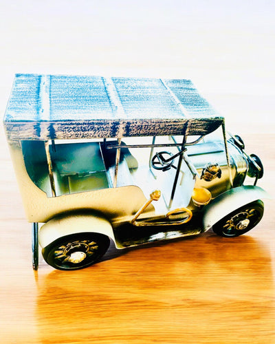 Klassisk Retro-bilmodell - tre varianter med möjlighet till gravyr som present