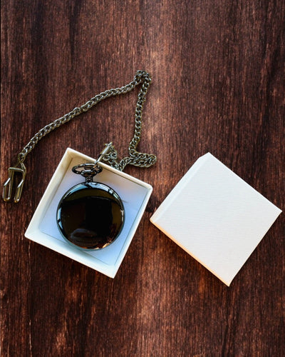 Klassisk Fickur med Romerska Siffror och Kedja, Kvarts, Svart Glans - färg svart