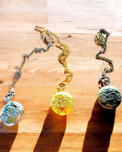 Fickur "Motocyklowy Elegancik 2" – Gravering för present, 3 färgvarianter