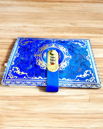 Exklusiv Läderanteckningsbok "Sekretnik" A5 med Kodlås - personalisering med gravyr