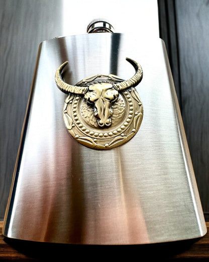 Bizon Flask – Stilfull fickplunta med bisonmotiv - möjlighet till personlig gravyr som present