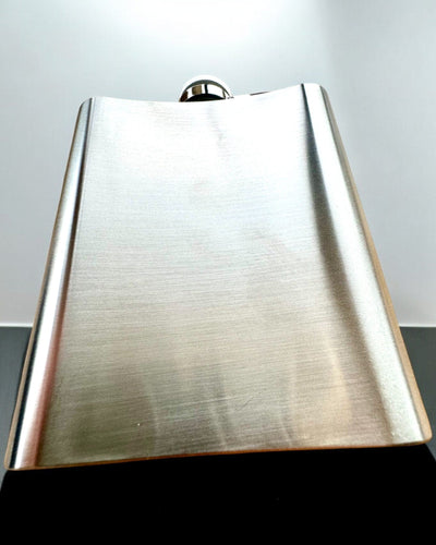 Bizon Flask – Stilfull fickplunta med bisonmotiv - möjlighet till personlig gravyr som present