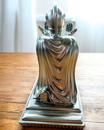 Riddarens Ställ för telefon eller penna, möjlighet till personlig gravyr som present