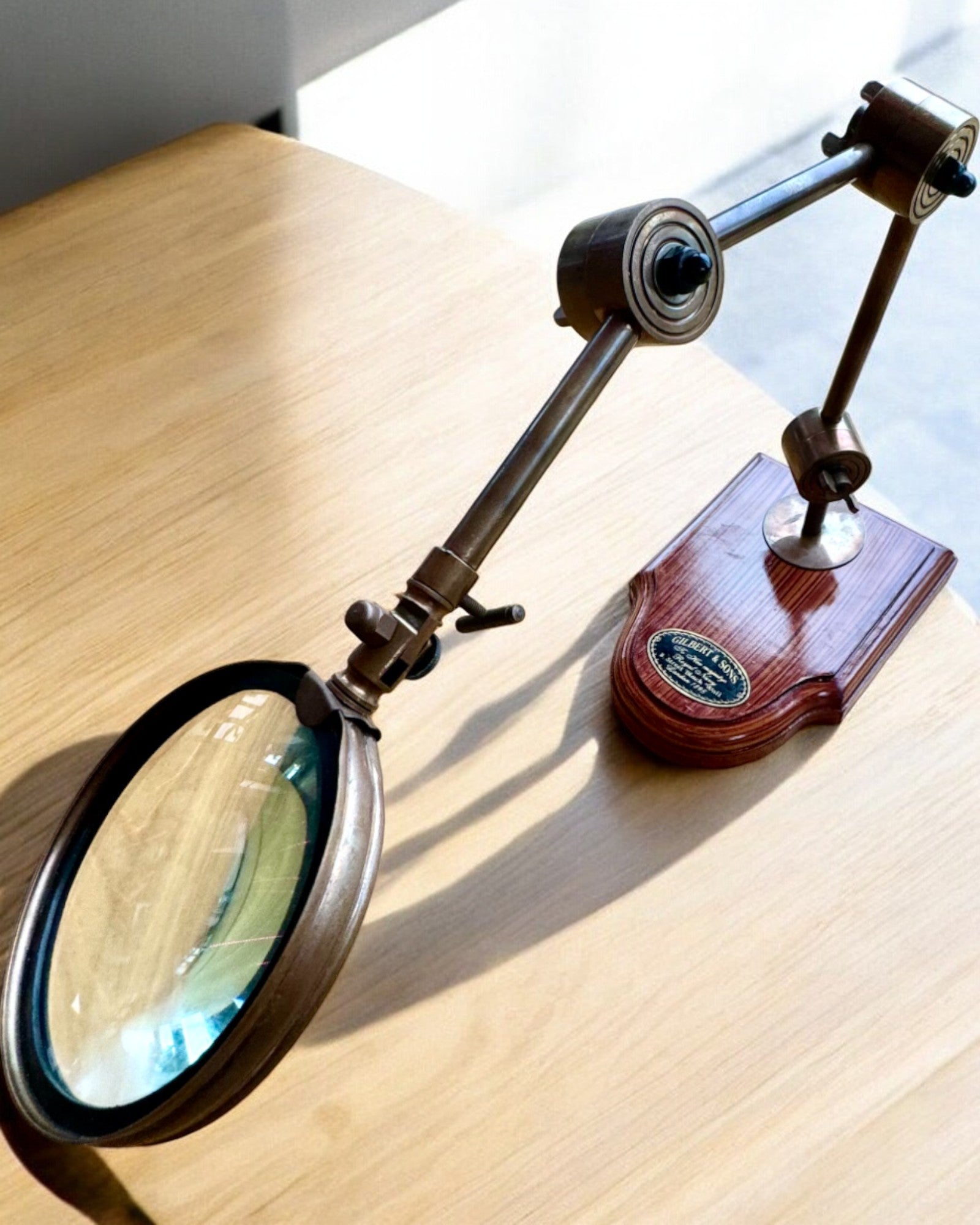 Hantverkslupp "Royal Magnifier" med stativ och justerbart fäste - möjlighet till personlig gravyr som present