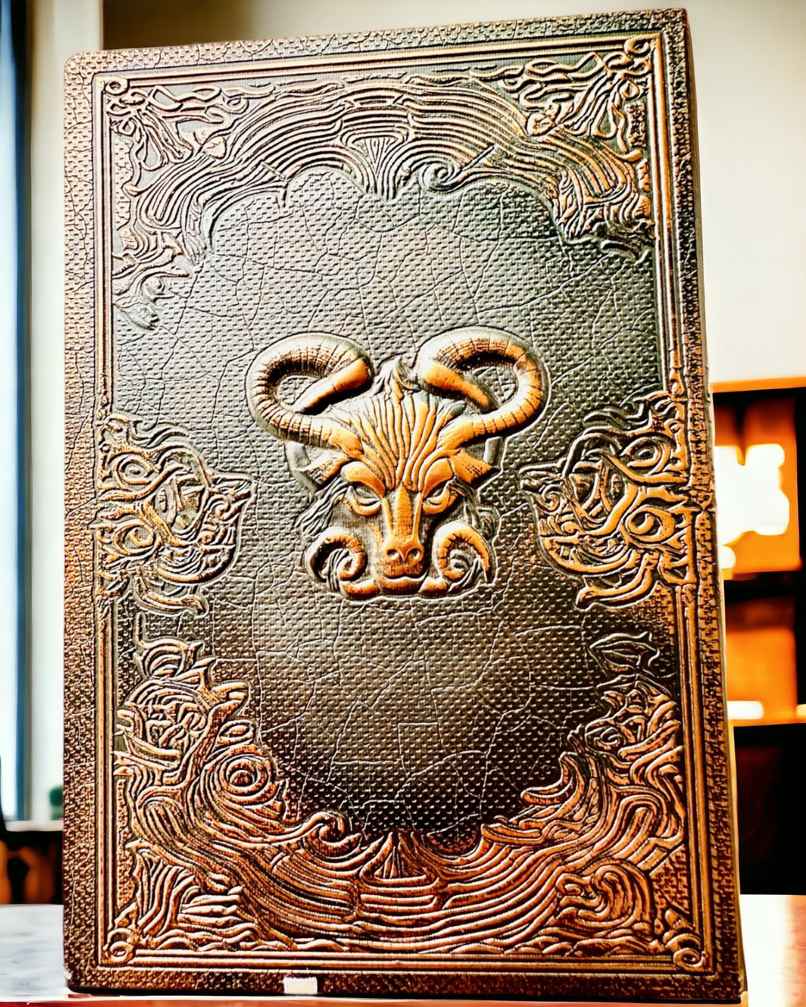 Magiczny Notes, anteckningsbok "Boski Byk" - Elegant och Unik Papeteria, personalisering med gravyr