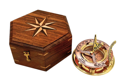 Mässingskompass med solur i elegant träask - perfekt present med möjlighet till personlig gravyr - retrostil, klassiskt utförande, hög kvalitet