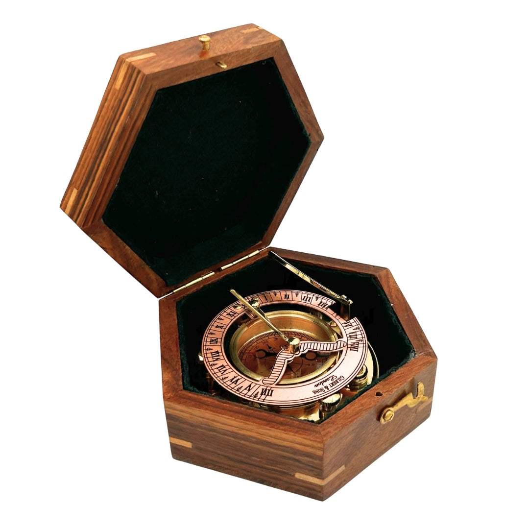 Mässingskompass med solur i elegant träask - perfekt present med möjlighet till personlig gravyr - retrostil, klassiskt utförande, hög kvalitet