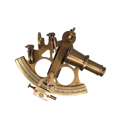 Stor mässingssextant i elegant trälåda med möjlighet till personlig gravyr