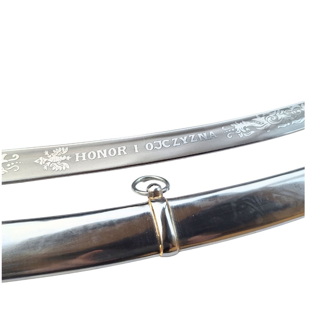 Replik av kavallerisabeln ”Radziwiłłówka” från 1917 med inskriptionen ”Ära och fosterland” – personlig gravyr, elegant present, ohärdat stål, längd 91 cm