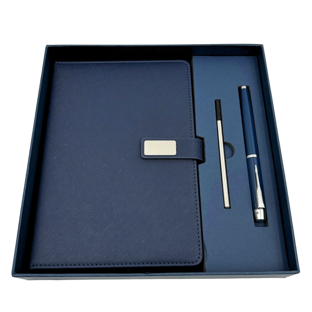 Elegant presentset, marinblå anteckningsbok i läder A5 med penna i presentask - EE13