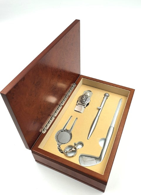 Golf - fyrdelat presentset - perfekt present till golfälskaren - G082