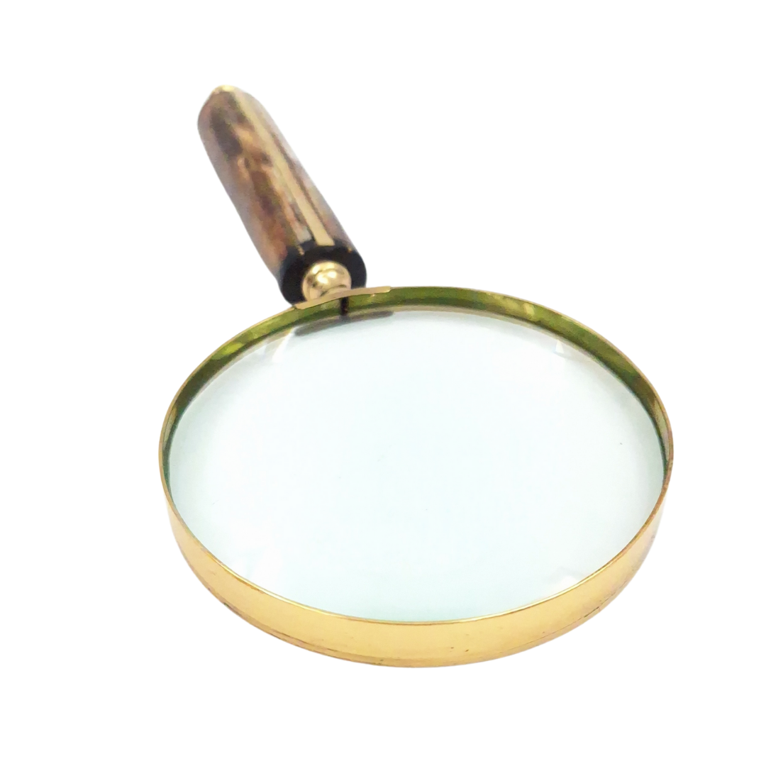 MFM-förstoringsglas med mässingsfattning och handtag i ben, 3.5x förstoring, personlig gravyr, perfekt som present till en samlare, guldfärgad och vit/krämfärgad, mått 10 x 23 x 1.9 cm