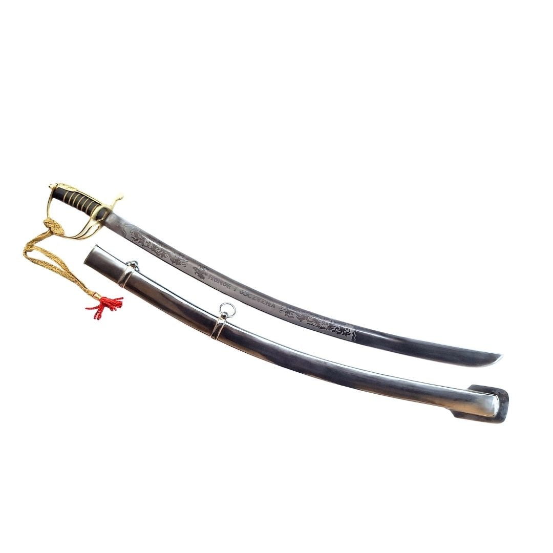 Replik av kavallerisabeln ”Radziwiłłówka” från 1917 med inskriptionen ”Ära och fosterland” – personlig gravyr, elegant present, ohärdat stål, längd 91 cm