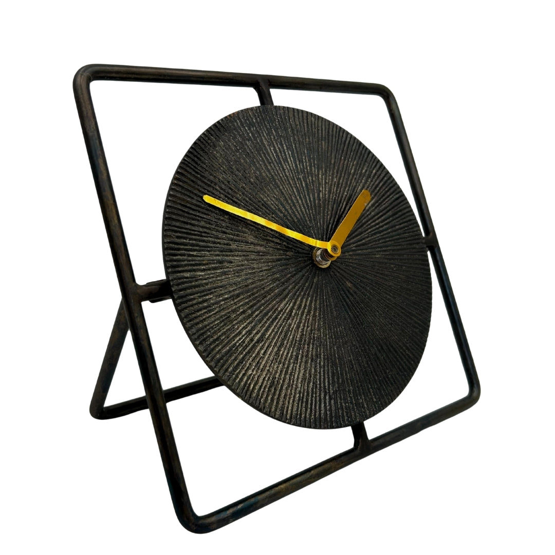 Elegant rund metallklocka 20 cm svart-guld – 4126