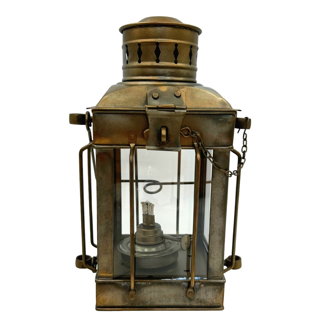 Retro fotogenlampa i stål LT608 i färgen antikmässing med gravyrmöjlighet