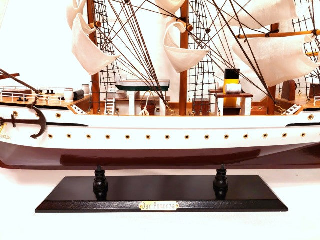 Modell av segelfartyget Dar Pomorza 80cm - DARPOM80