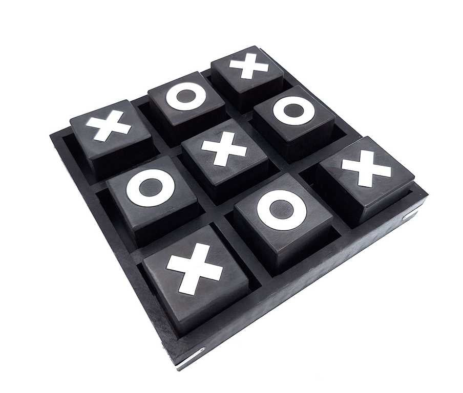 Stort tre i rad i trä 24x24cm - Elegant strategispel - G1079/B