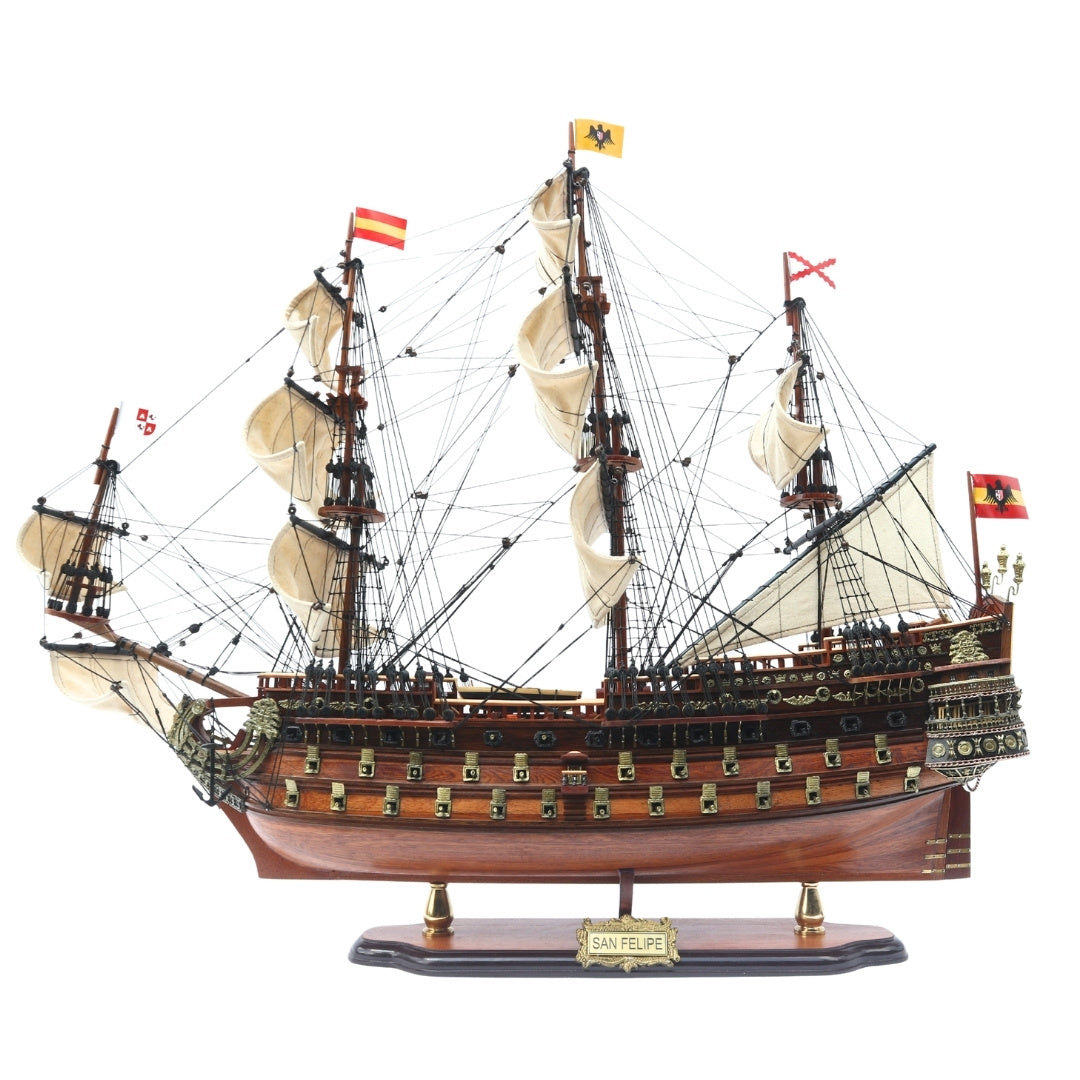 Modell av segelfartyget San Felipe 80 cm, med möjlighet till personlig gravyr