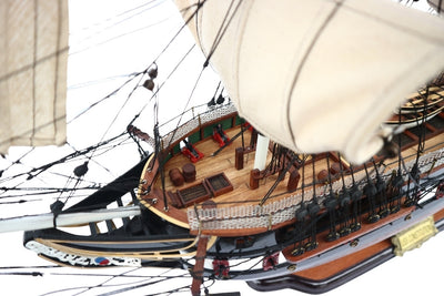 Exklusiv stor modell av segelfartyget USS Constitution 100 cm med möjlighet till personlig gravyr