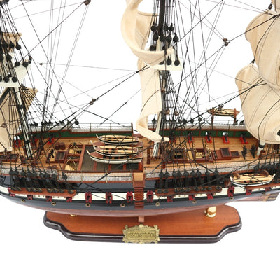 Exklusiv stor modell av segelfartyget USS Constitution 100 cm med möjlighet till personlig gravyr