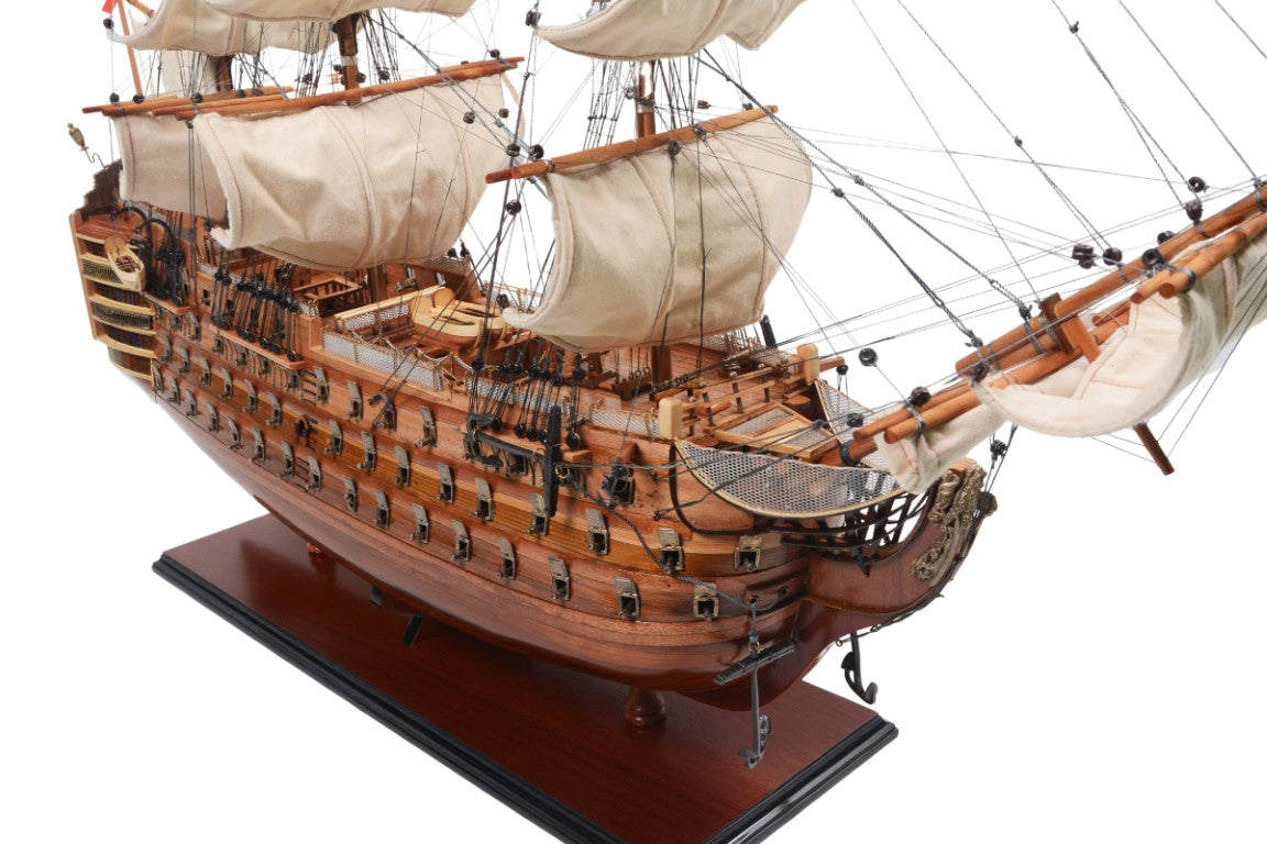 Exklusiv modell av segelfartyget HMS Victory VIC80R