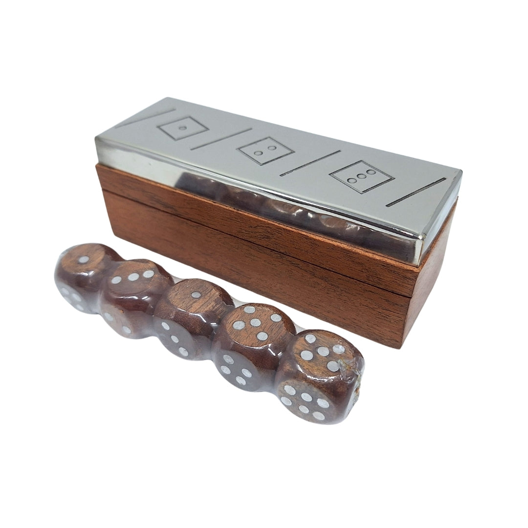 Tärningsspel i trälåda med metallock - G1117