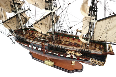 Exklusiv stor modell av segelfartyget USS Constitution 100 cm med möjlighet till personlig gravyr