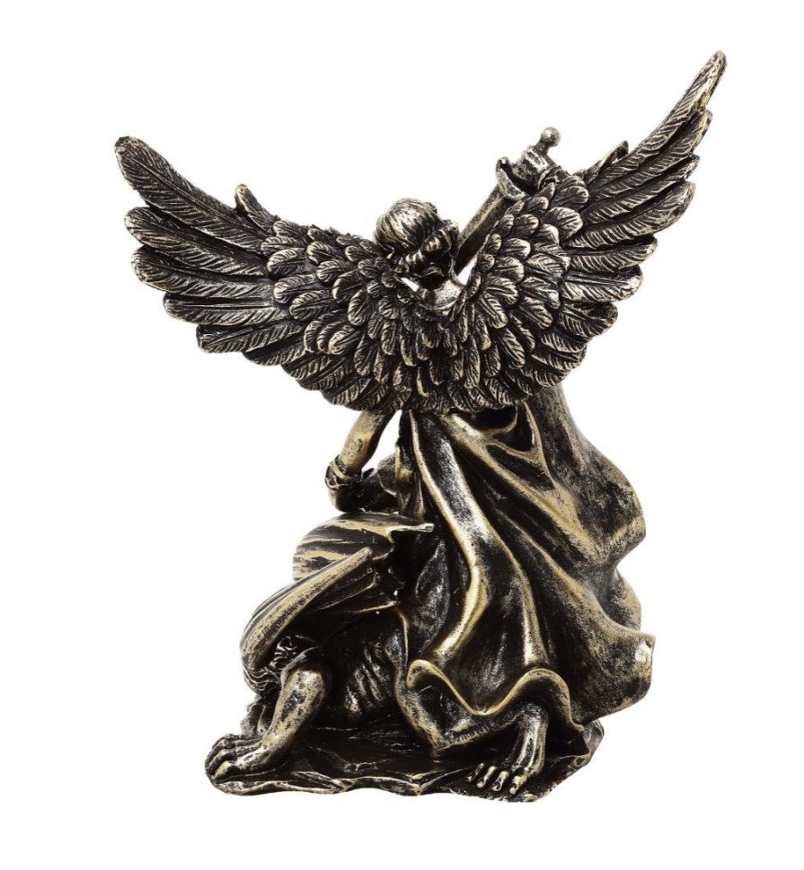 Figur Sankt Mikael som strider mot draken - polyresin - MC-23146