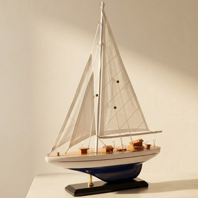 Trämodell av yacht Höjd 42cm – M1