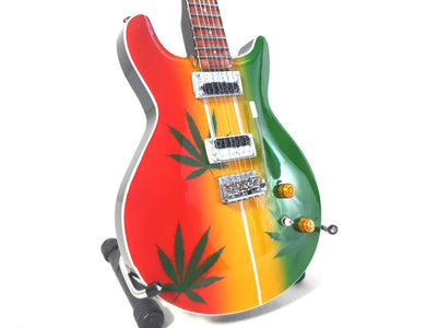 Minigitarr i stil med Bob Marley Tribute Ganja MGT-0468