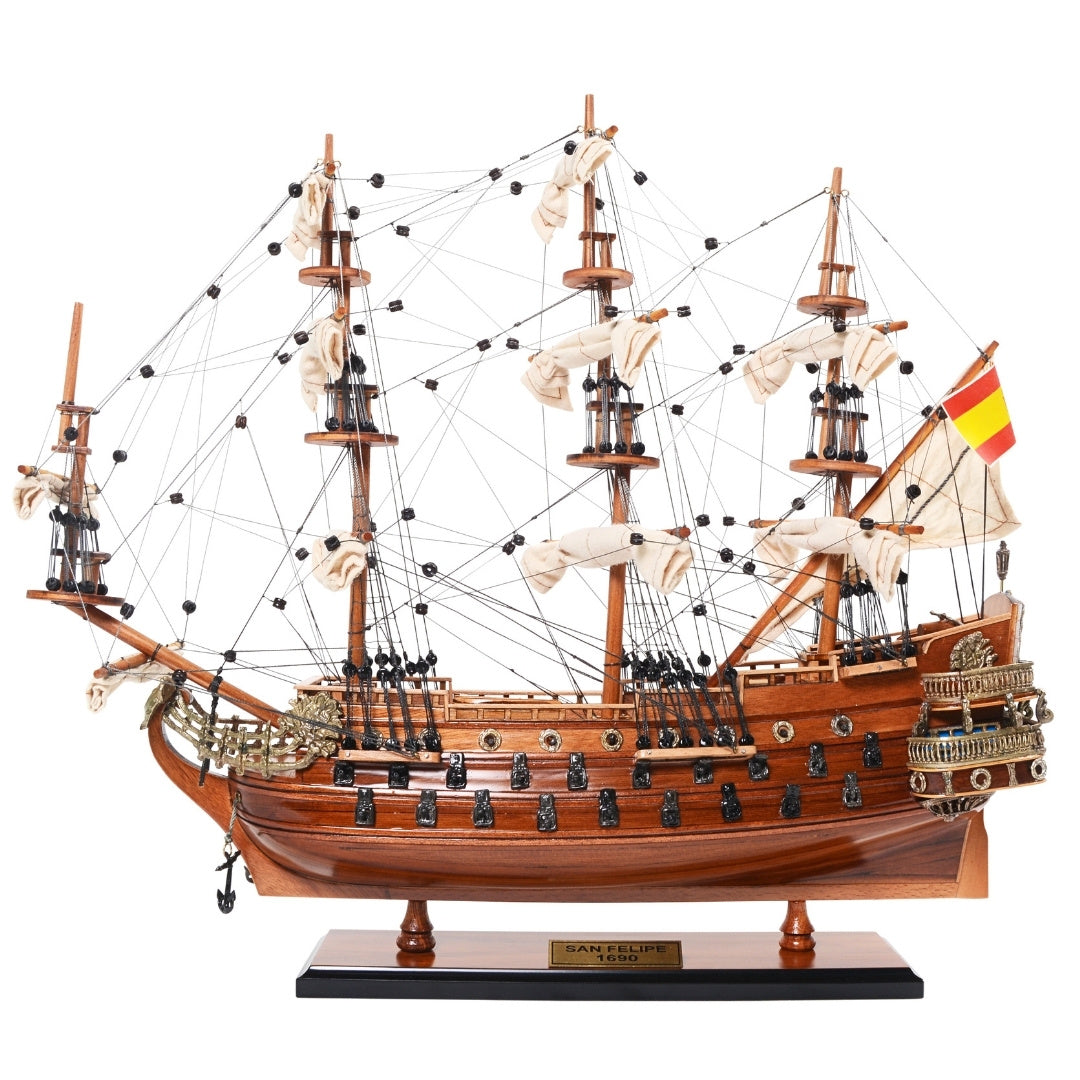 Exklusiv modell av segelfartyget San Felipe med hissade segel - SF45R