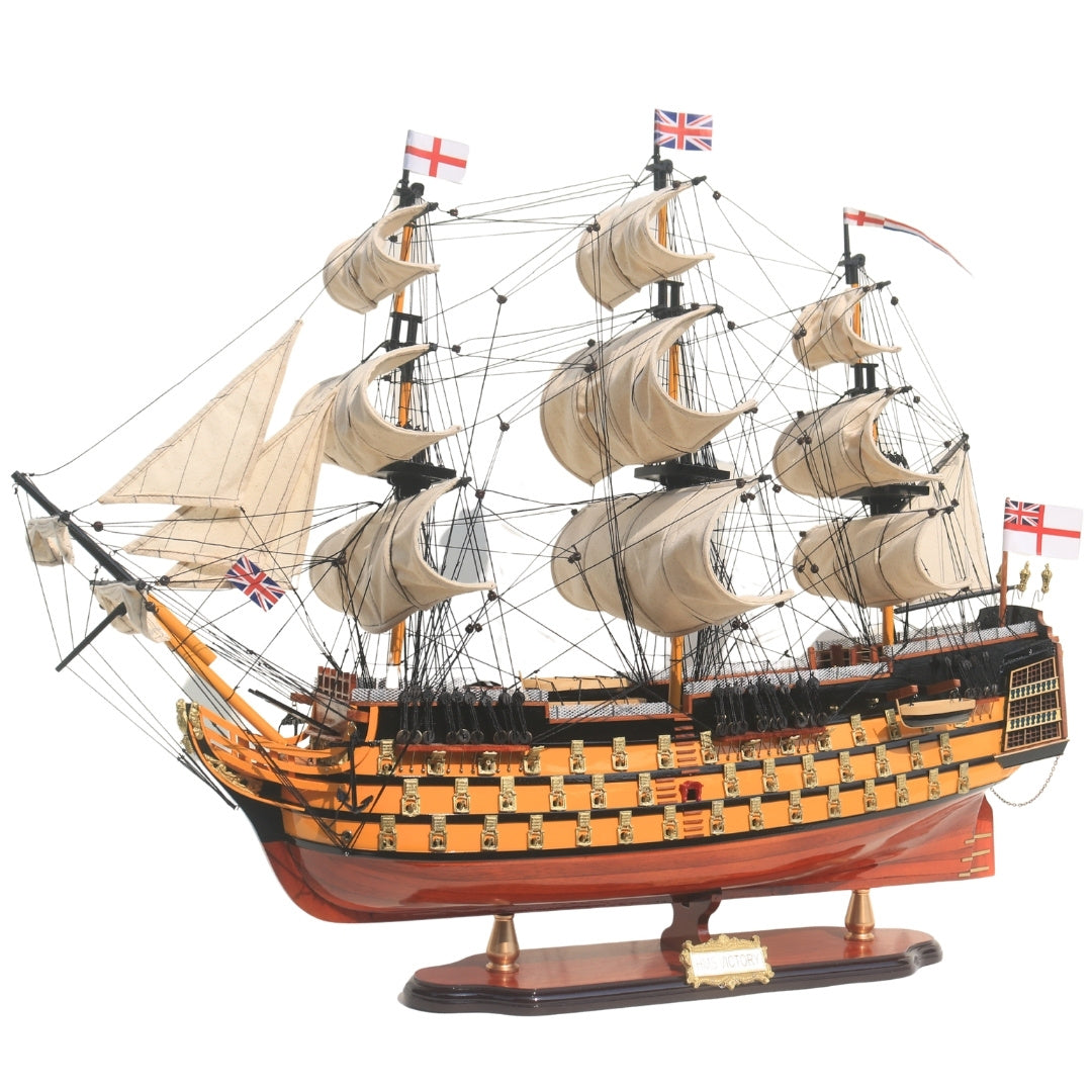 Färdigmonterad modell av segelfartyget HMS Victory 80 cm med möjlighet till personlig gravyr - exklusiv presentdekoration, handgjord av exotiskt trä, hög kvalitet och omsorg om detaljerna