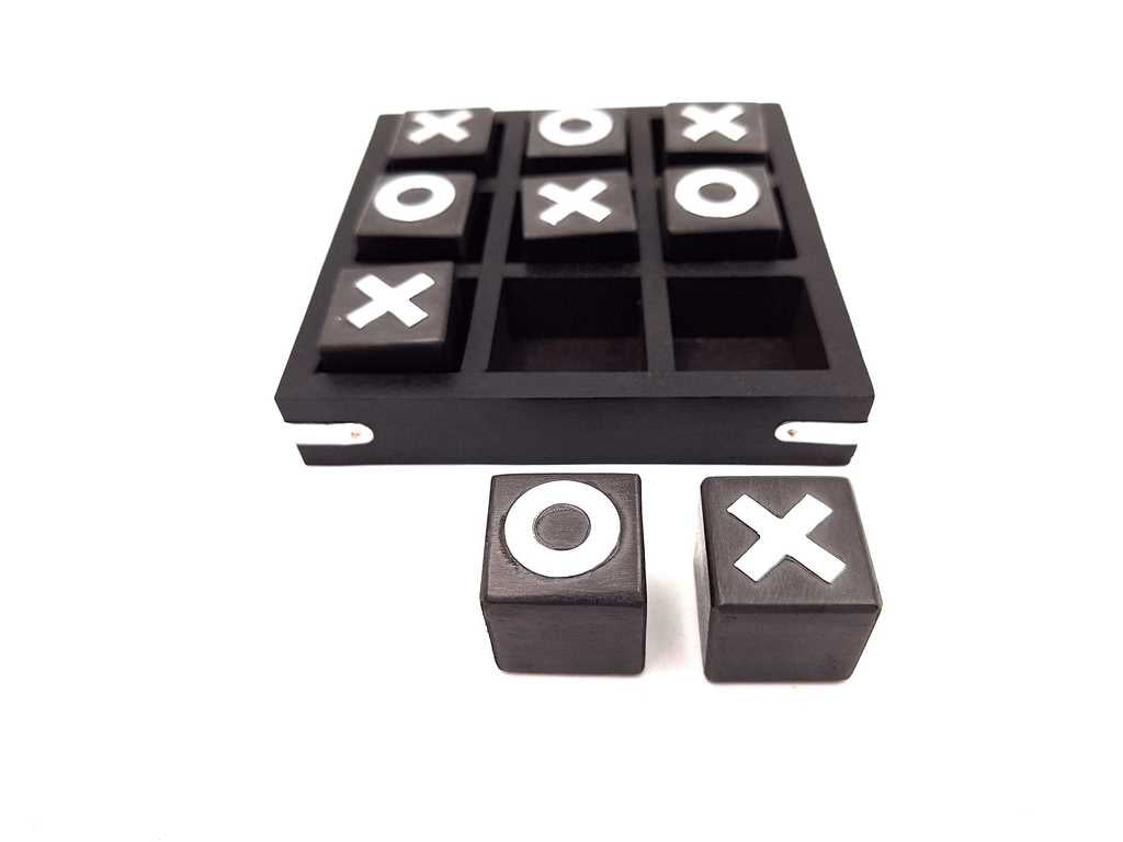 Spel - tre i rad - 13 x 13 cm - G1078