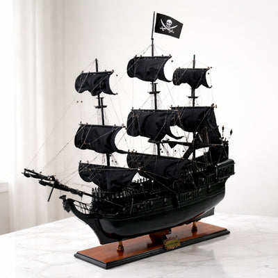 Svarta pärlan modell av piratskepp - Längd 89cm - BP80R