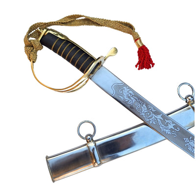 Replik av kavallerisabeln ”Radziwiłłówka” från 1917 med inskriptionen ”Ära och fosterland” – personlig gravyr, elegant present, ohärdat stål, längd 91 cm