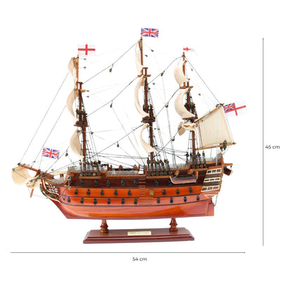 Färdigmonterad modell av segelfartyget HMS Victory 54 cm - handgjord replika med möjlighet till personlig gravyr - perfekt present för seglingsentusiaster - hög kvalitet, elegant träbas