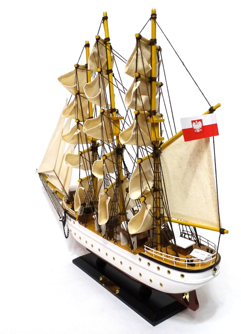 Modell av segelfartyget Dar Pomorza 50cm - DARPOM50