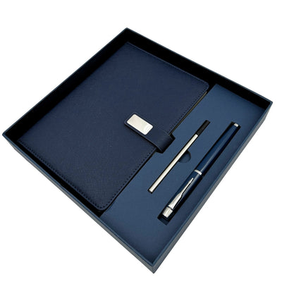 Elegant presentset, marinblå anteckningsbok i läder A5 med penna i presentask - EE13