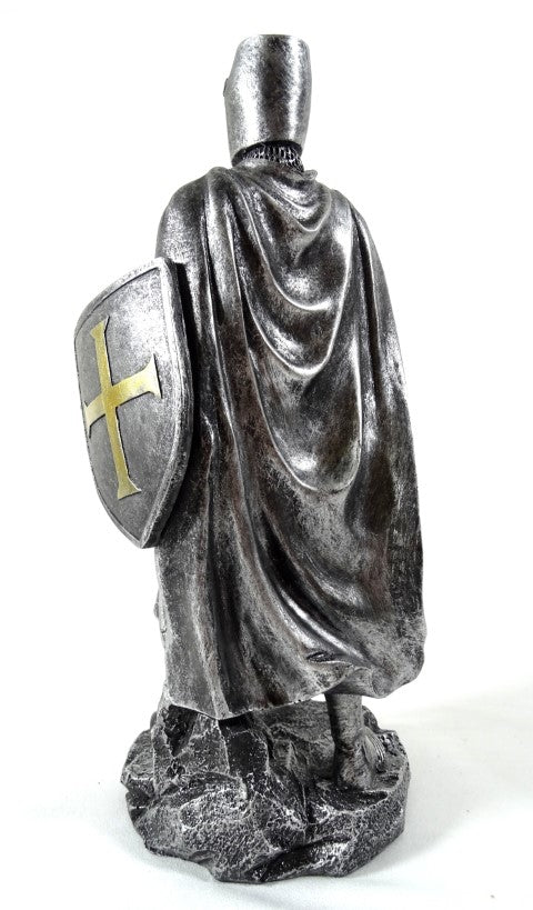 Figur av en korsriddare, 30 cm, med gravyr