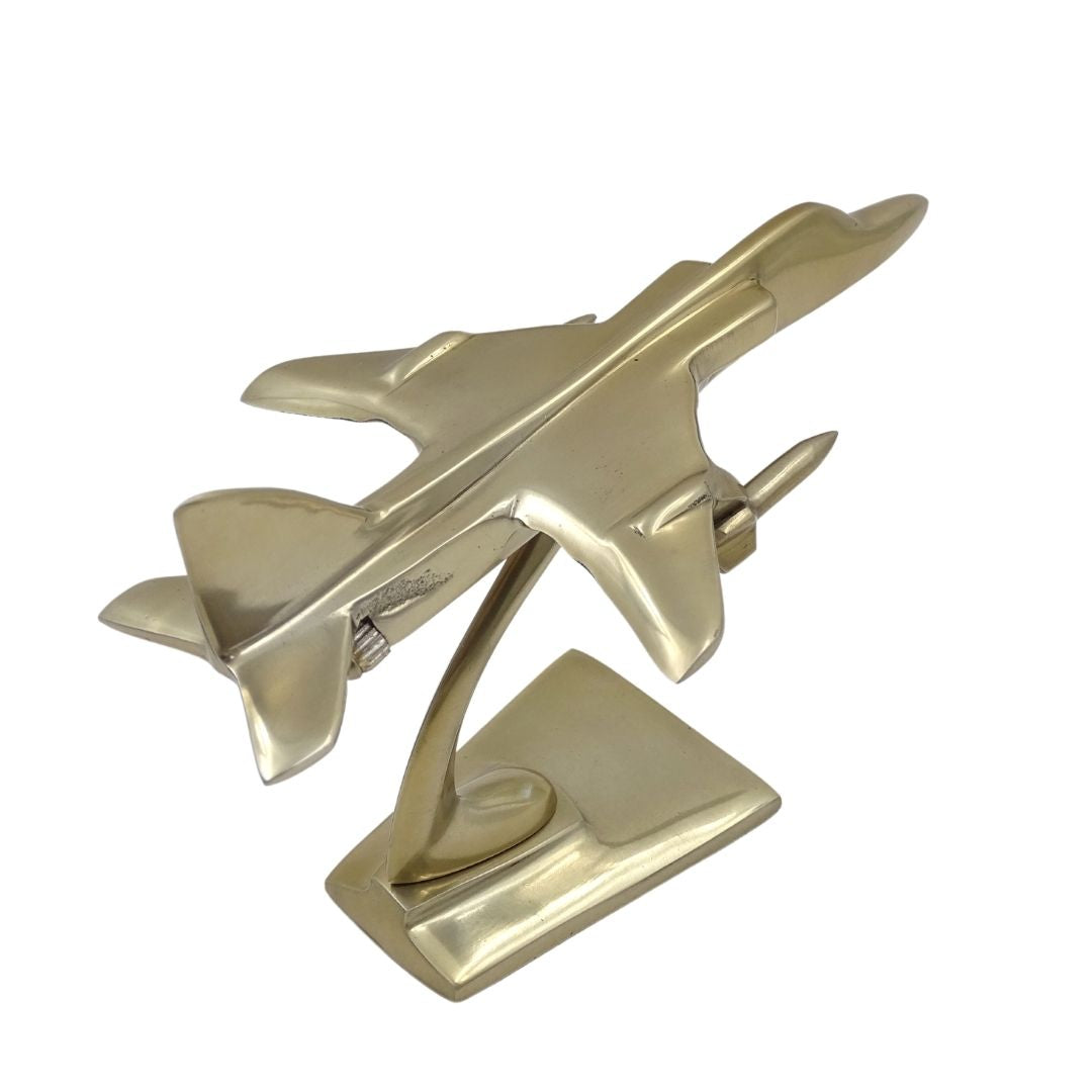 Metallmodell av Jaguar-stridsflygplan, present till pilot – JAG