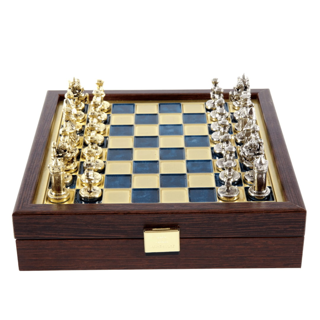 Eleganta schack i mässing, premium, 20x20cm, Bysans med personlig gravyr - perfekt present till schackspelare och historieälskare - handgjorda pjäser med guld- och silverfinish