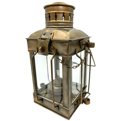 Retro fotogenlampa i stål LT608 i färgen antikmässing med gravyrmöjlighet