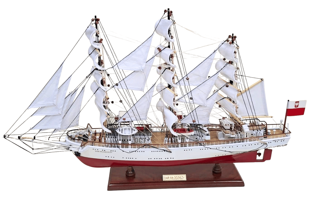 Exklusiv modell av segelfartyget Dar Młodzieży XXL 71 cm, med möjlighet till personlig gravyr