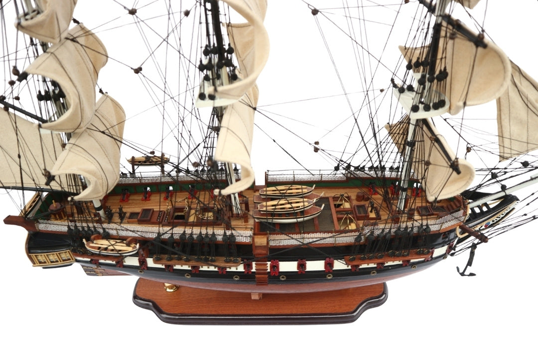 Exklusiv stor modell av segelfartyget USS Constitution 100 cm med möjlighet till personlig gravyr