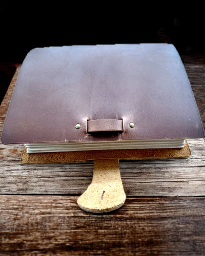 Notatnik Premium "RetroNotes" – Elegant anteckningsbok i Äkta Läder - 200 sidor, 120g, anteckningsbok, skissbok, brun färg, personalisering med gravyr