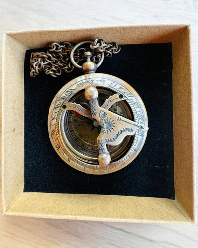 Resenärens Navigationskompass med gravyr, personalisering – Hantverk av Indiska Hantverkare