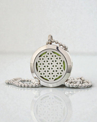 Aurelia Vita – Aromaterapeutiskt halsband med doftspridare Livets blomma 25 mm i rostfritt stål