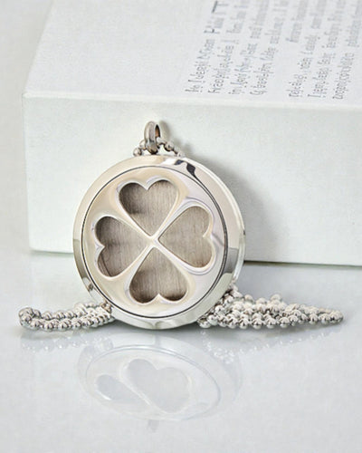 AromaClover – aromaterapeutiskt halsband med fyrklövermedaljong 30 mm