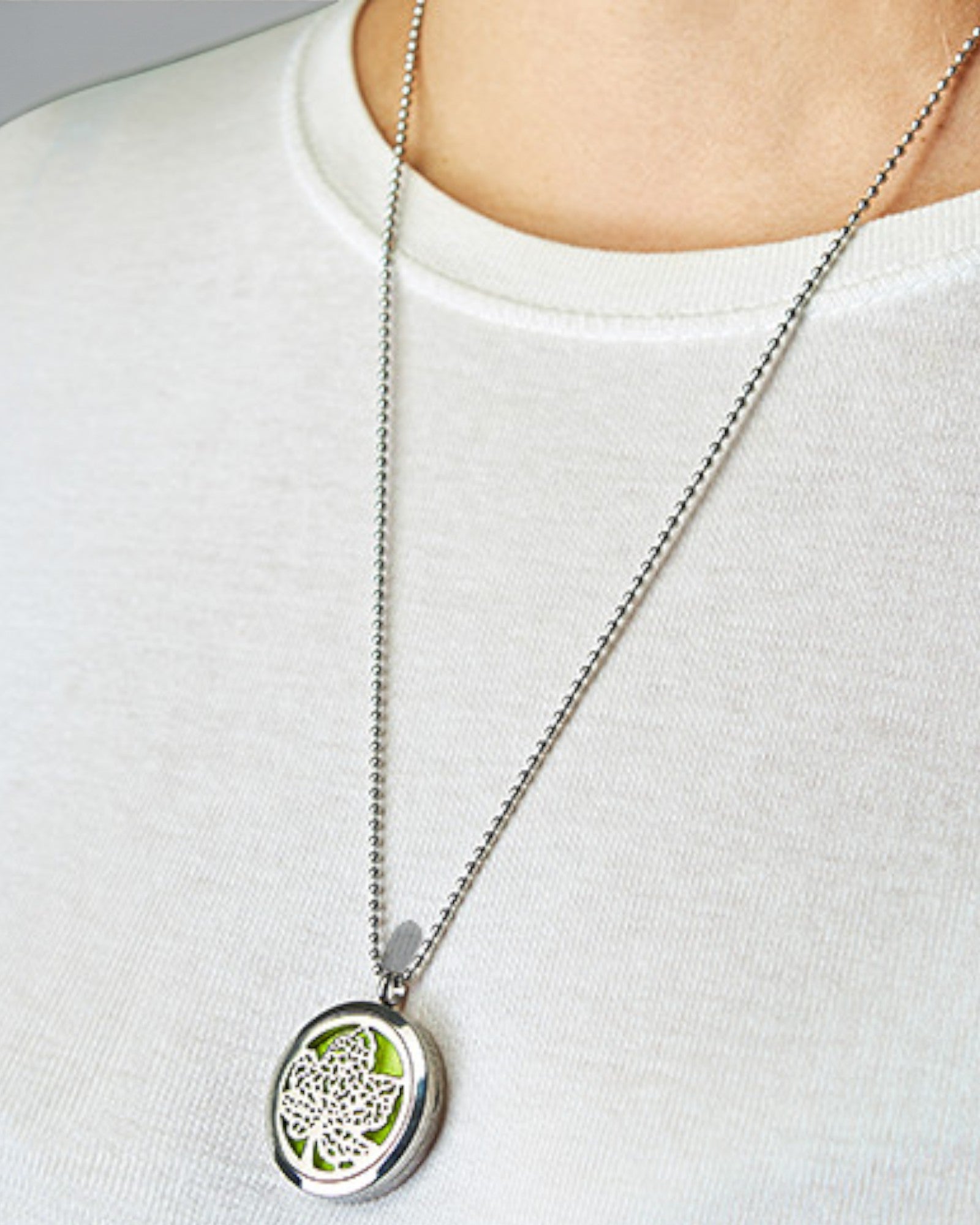 Halsband Aromalife Chakra OM – Doftmedaljong 30 mm