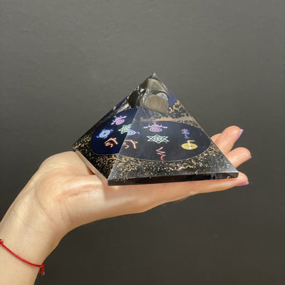 Orgonitpyramid Midnight Reiki
